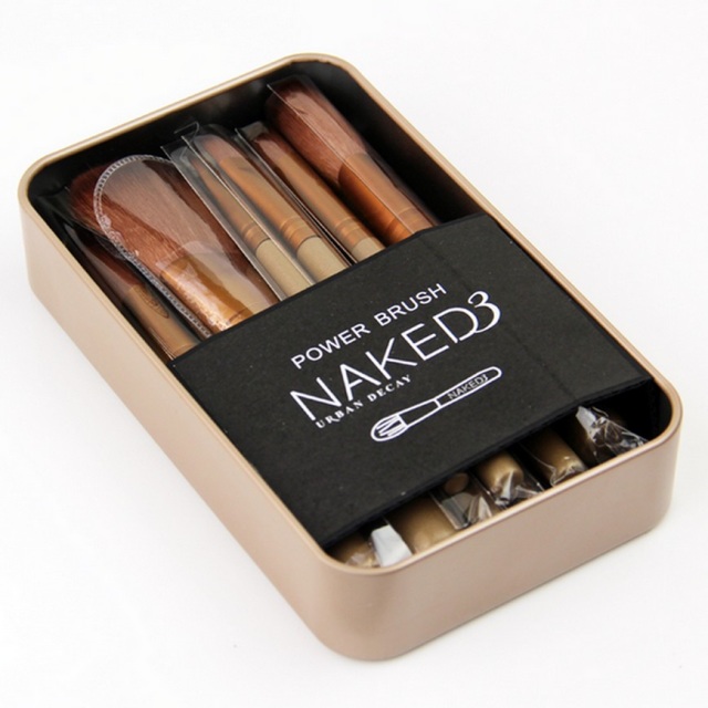 Naked Set od 7 Profesionalnih Četkica za Šminkanje!